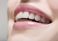 Vienmomentė dantų implantacija. Trumpesnis gydymas ir geresnis estetinis rezultatas.