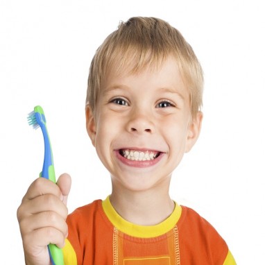 Kaip padėti vaikams geriau išsivalyti dantis?