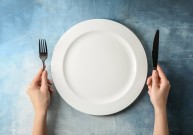 Dietologės įžvalgos: kaip atpažinti stresinį valgymą