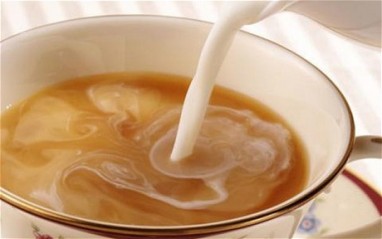 Pienas susilpnina arbatos antioksidantines savybes