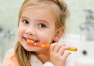 Kada reikia pradėti valyti dantukus mažiesiem?