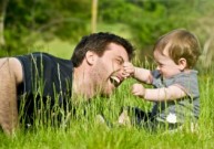 Kodėl tėvai, auginantys vaikus, yra mažiau vyriški?