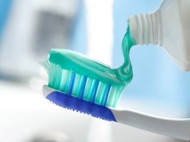 Fluoridų rūšys dantų pastose. Kuri efektyviausia?