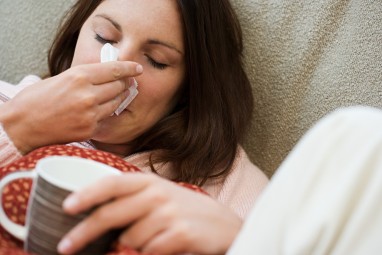 Tyrimas: lietuviai nežino, kad gripo išvengti galima plaunant rankas