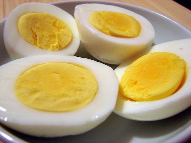 erekcijos metu pakyla kiaušinis)