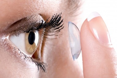 Aklumą išgydyti gali kontaktiniai lęšiai