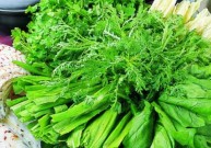 Studija: žalios lapinės daržovės sumažina žarnyno vėžio riziką