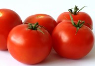 Siūlo paragauti pomidorų, keičiančių maisto skonį