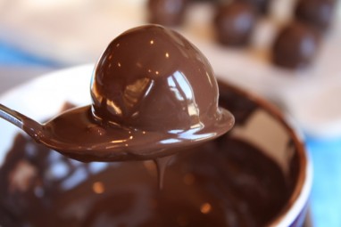 Tyrimas: šokolado mėgėjai rečiau patiria infarktą