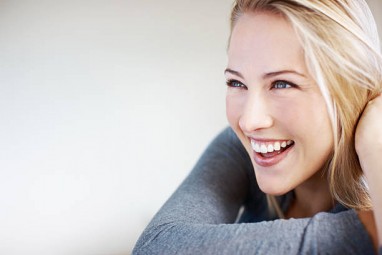 Nepriekaištingai atrodanti šypsena – ar būna per vėlu tiesinti dantis?