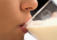 Šviežią pieną geriantys vaikai rečiau serga astma ir alergijomis