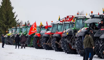 Ūkininkai nuo kaitrios saulės kenčia mažiau negu klerkai