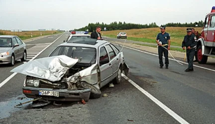 Eismo nelaimėse pasaulyje žūsta keturis kartus daugiau žmonių nei karuose, teigia PSO