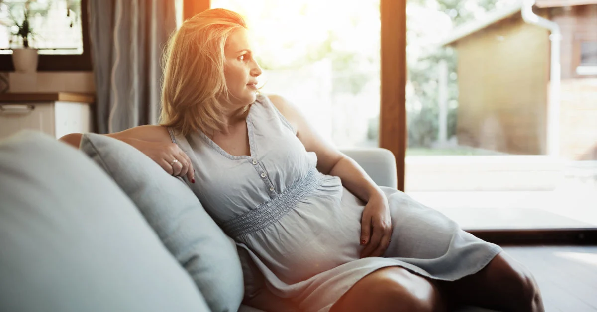 Rūkančių motinų kūdikiai patiria priklausomybę nuo nikotino