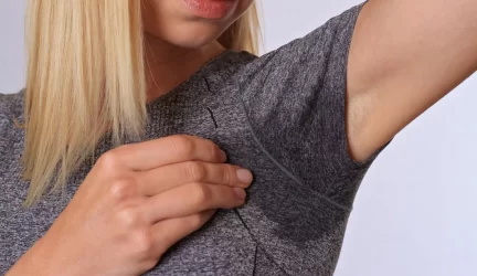 Prakaitas virsta signalu moteriai