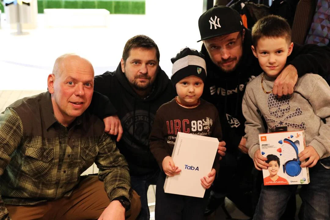 Lietuvos atlikėjai skiria savo meilę sergantiems vėžiu vaikams