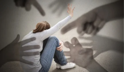 Skurdas gali susargdinti šizofrenija