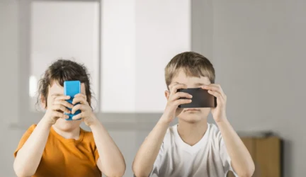 Mobilieji telefonai gali kenkti vaikų nervams