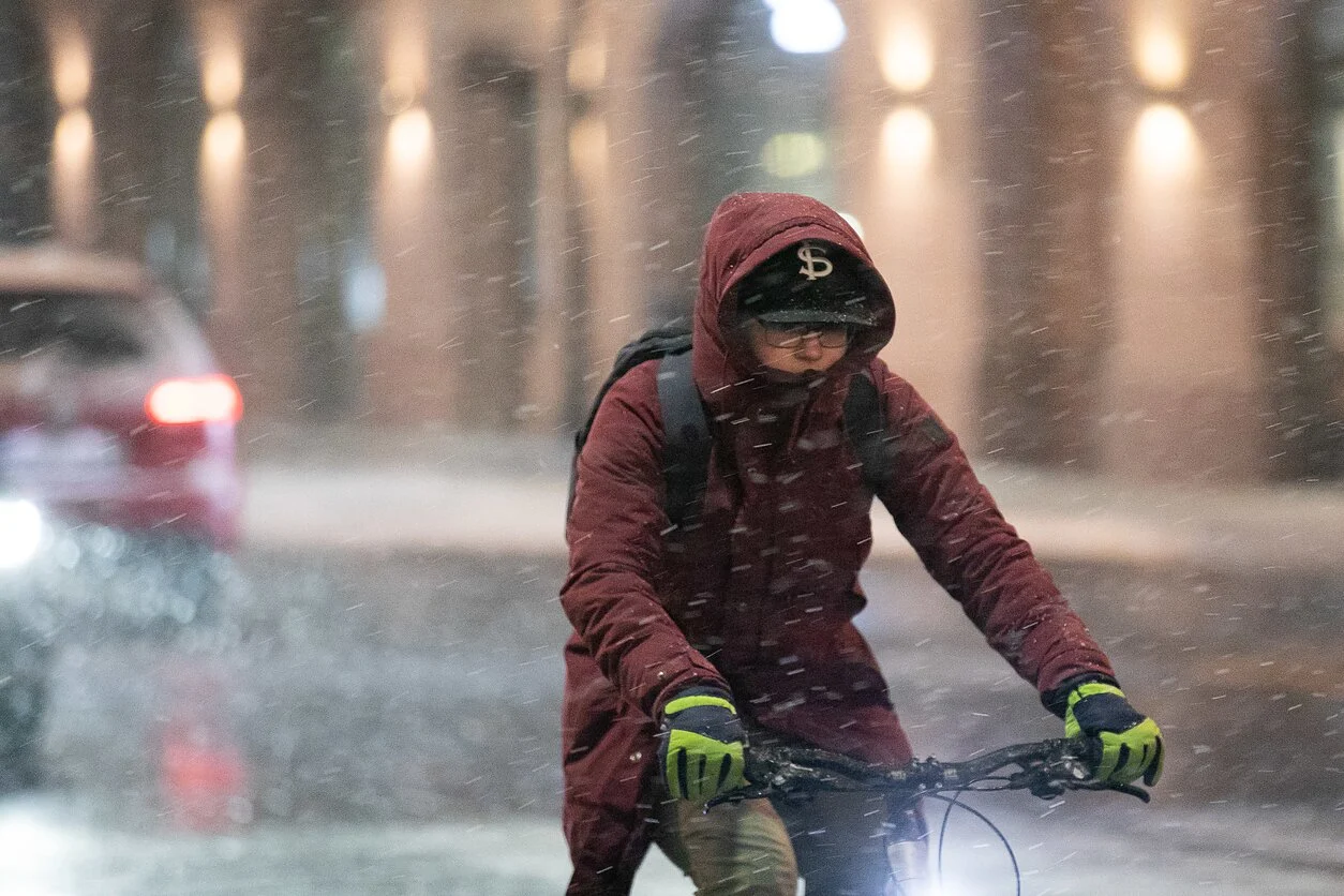 Sveikatos specialistai šaltu oru ragina saugotis nušalimų