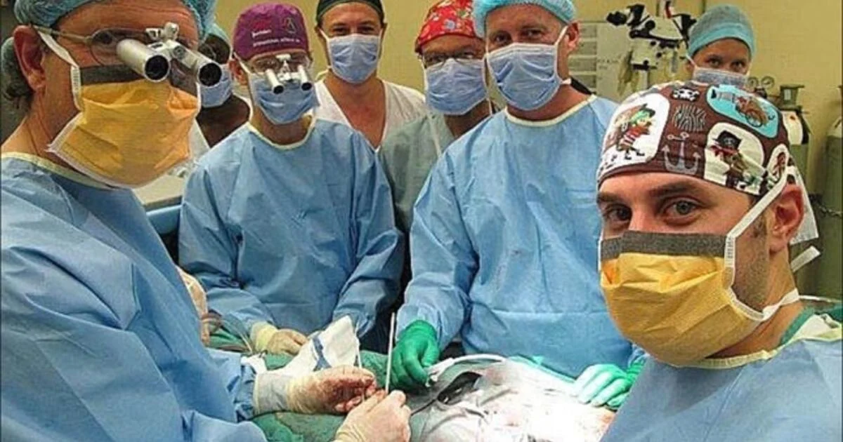 Pirmoji pasaulyje rankų transplantacija pasirodė sėkminga