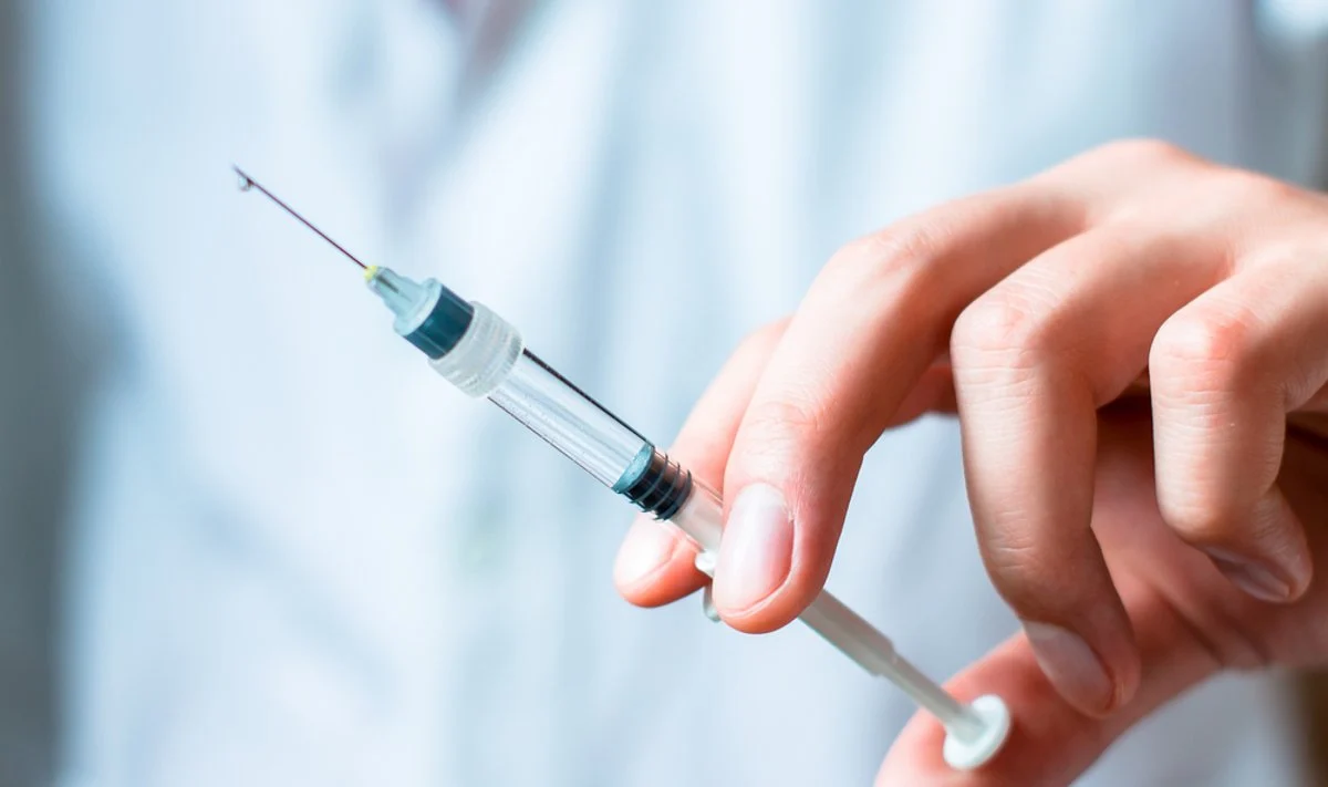 Pradedami vyrams skirtų kontraceptinių injekcijų klinikiniai bandymai