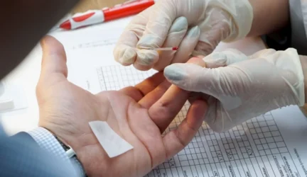Tyrimas: Lietuvoje trūksta žinių apie ŽIV ir AIDS
