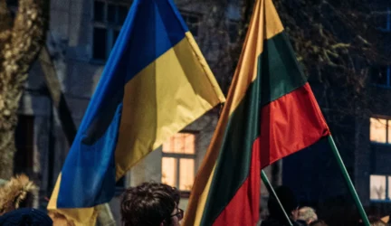 Lietuvos humanitarinė pagalba pagaliau išskraidinta į Ukrainą