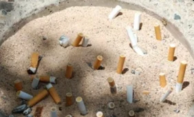 Nepilnamečiams siūlo uždrausti rūkyti