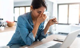 visa diena prie kompiuterio