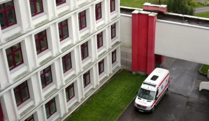 Dėl ligoninių pertvarkos teisėtumo žada inicijuoti kreipimąsi į KT