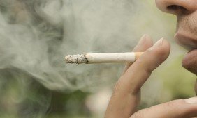 Silpnos cigaretės sukelia naują plaučių vėžio rūšį