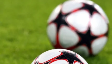 Moterims siūlo bėgiojimą iškeisti į futbolą