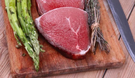 Specialistai: „švytinti” mėsa pavojaus sveikatai nekelia