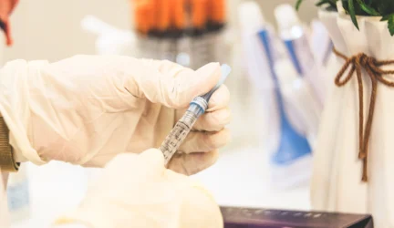 Valdžios institucijos informuotos dėl neleistinos „Helvetia Apotheke” veiklos