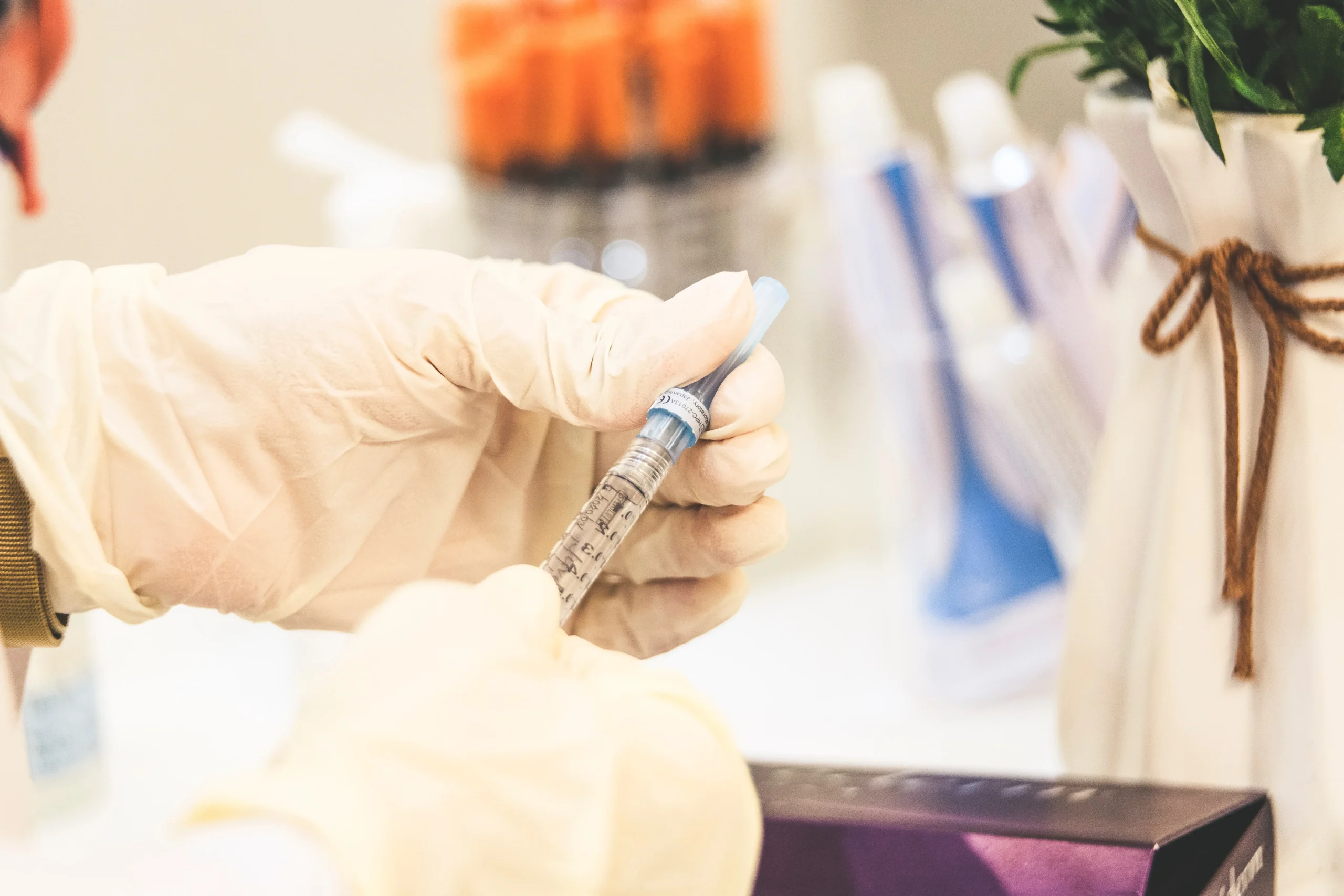 Valdžios institucijos informuotos dėl neleistinos „Helvetia Apotheke” veiklos