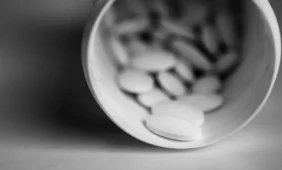 Pradedami reguliuoti vaistų antkainiai