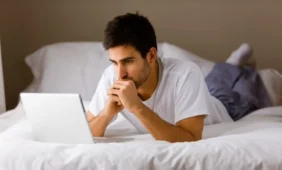 Prisipažinti įstrigę virtualiame pasaulyje bijo ir gėdisi