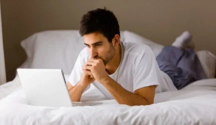 Prisipažinti įstrigę virtualiame pasaulyje bijo ir gėdisi