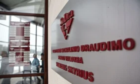 Sveikatos apsaugos ministras nemano, kad sveikatos draudimo mokesčio skolas nurašyti būtų teisinga