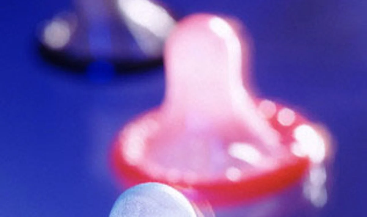 Indų peniai per maži standartiniams prezervatyvams