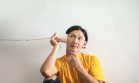 Klausos aparatas, garsą perduodantis kaulais