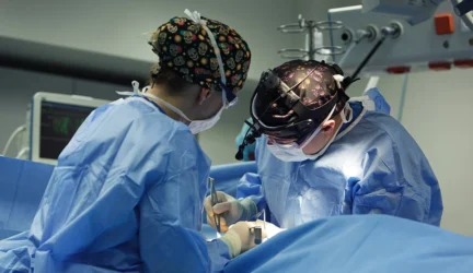Plastinės operacijos apriboja žmogaus gebėjimą jausti emocijas
