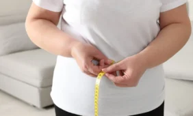 Kai vyrus kankina „antsvorio” dienos, jie rečiau mylisi