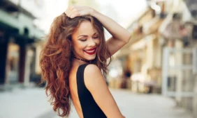 „Būk graži be peilio”: apie kaklą našlaitį ir naują veidą