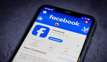 Psichologas nustatė ryšį tarp naudojimosi „Facebook” ir prastais pažymiais