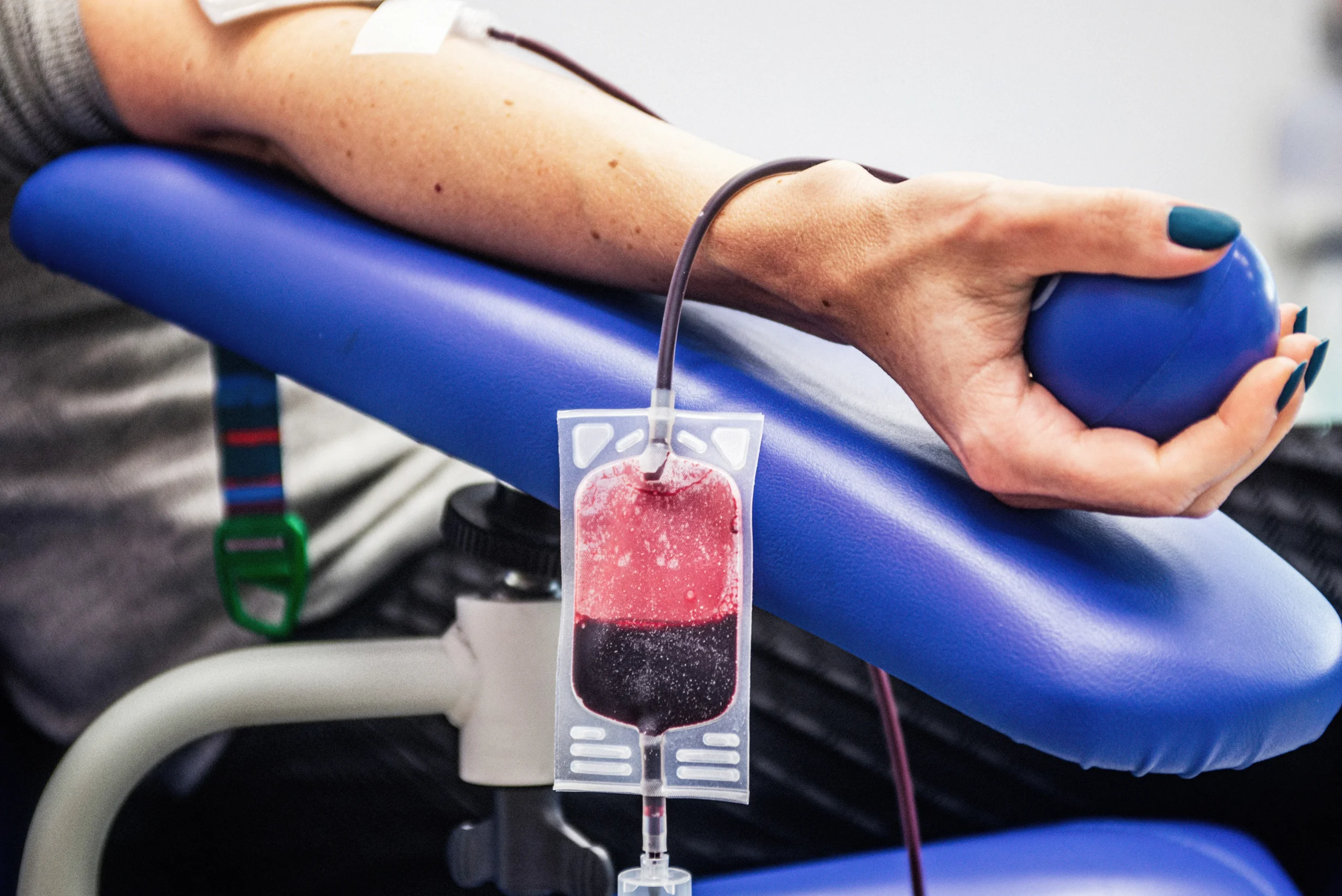 Sveikatos apsaugos ministerijoje – kilni Onkohematologinių ligonių bendrijos fotografijų paroda „Gyvas kraujo lašas”