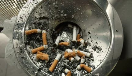 Trakų rajone nepilnamečiai negalės rūkyti viešose vietose