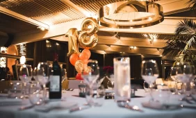 Kalėdiniai vakarėliai darbuotojų nemotyvuoja