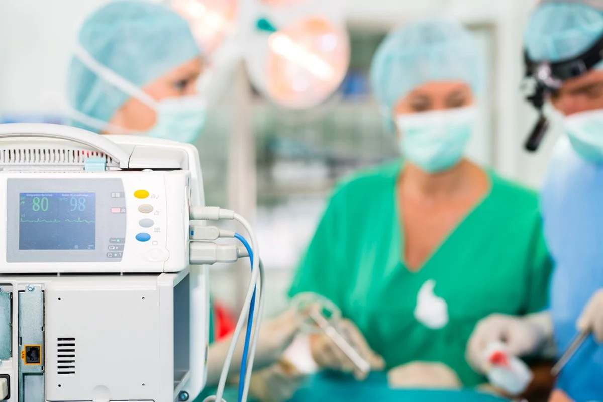 Kova su vėžiu – peiliais be ašmenų