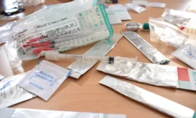 Kaip padėti moterims, priklausomoms nuo narkotikų?